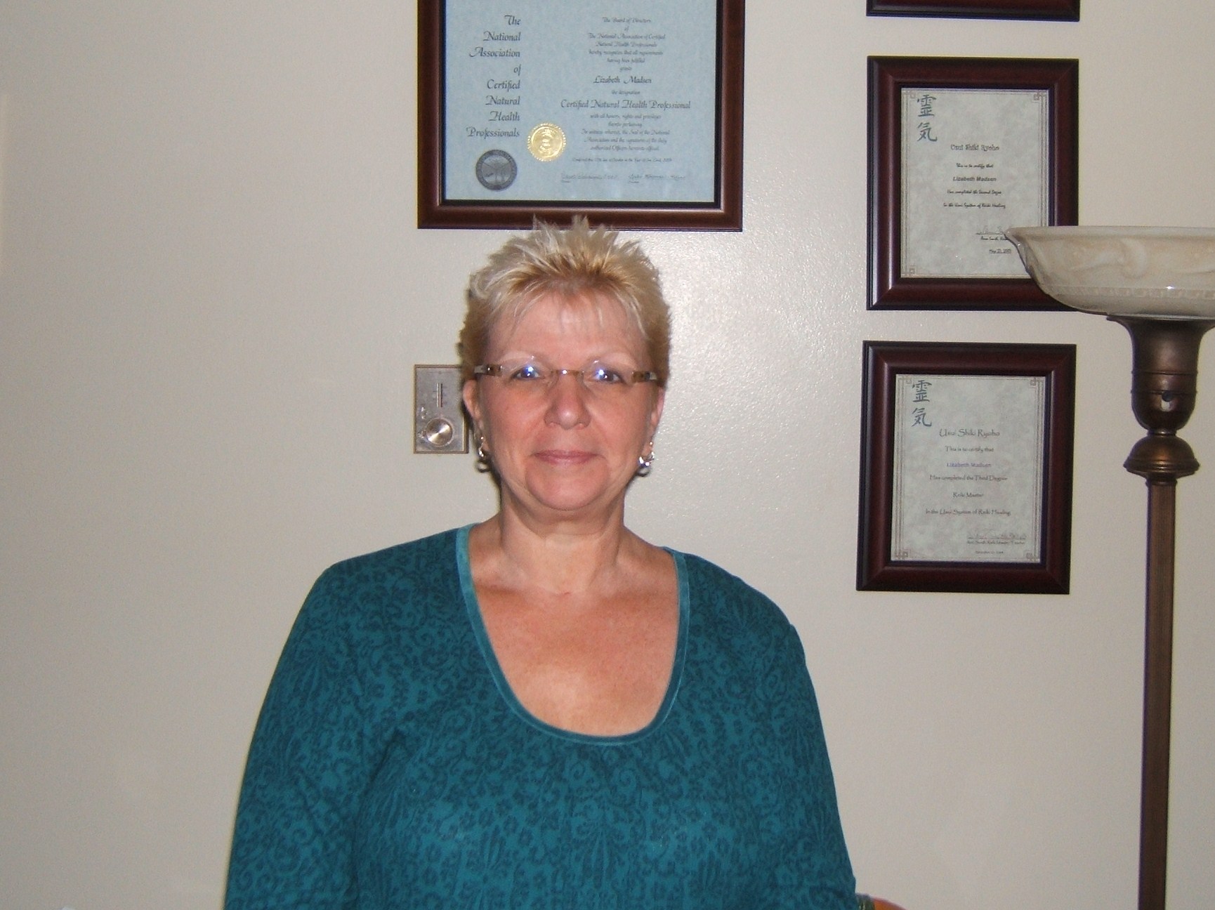 Rev. Liz Madsen CNHP, RMT 0