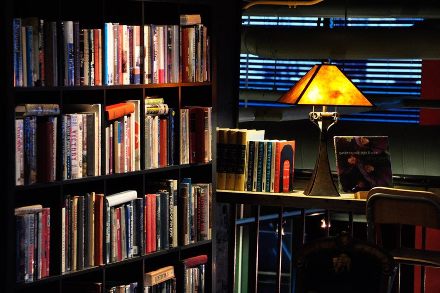Battery Park Book Exchange & Champagne Bar 5