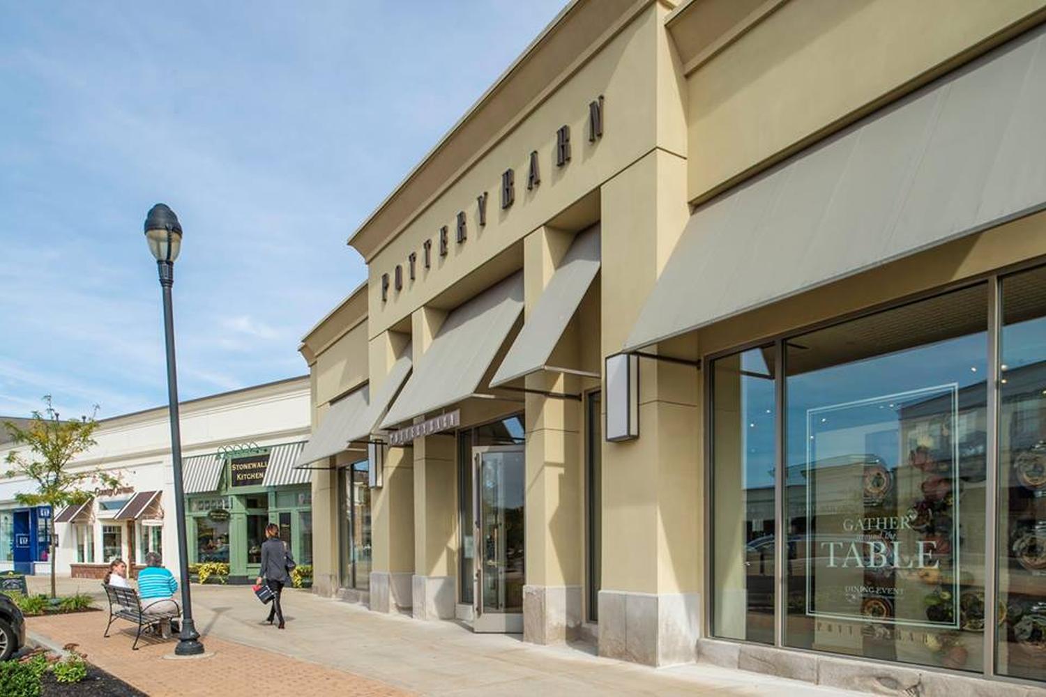 Promenade Shops at Evergreen Walk 1