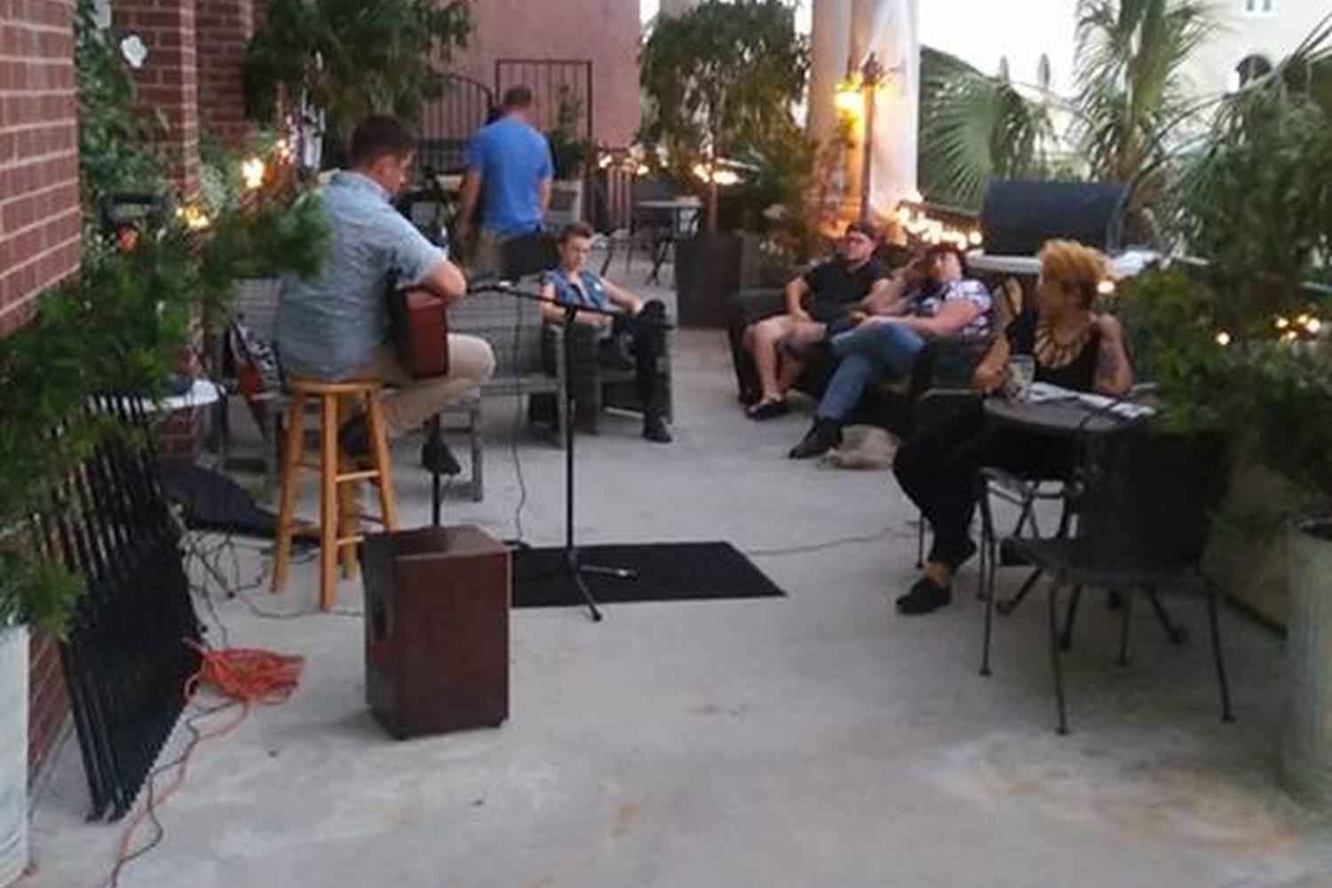 King's Leaf Cigar Lounge 4