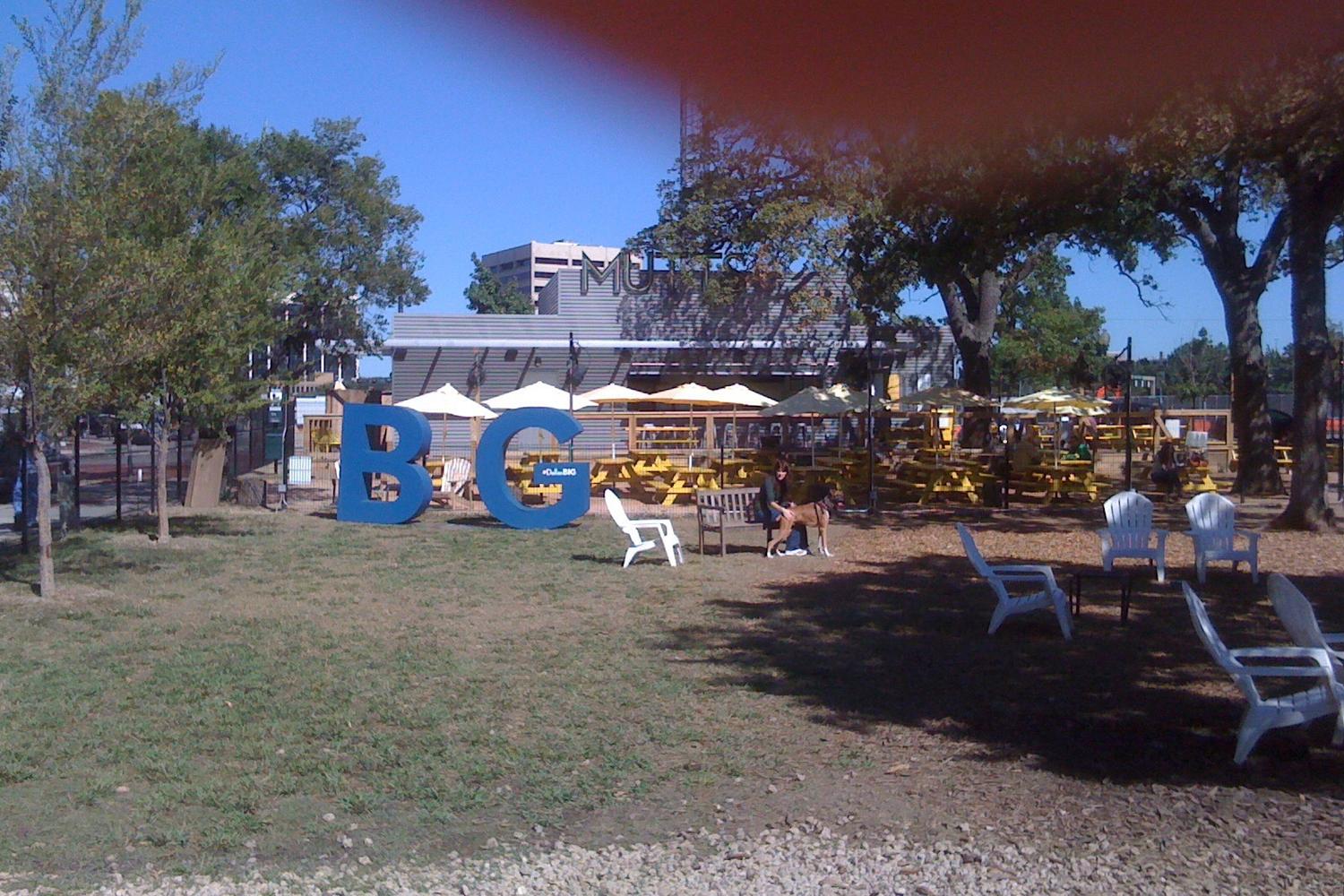 Mutts Canine Cantina 5