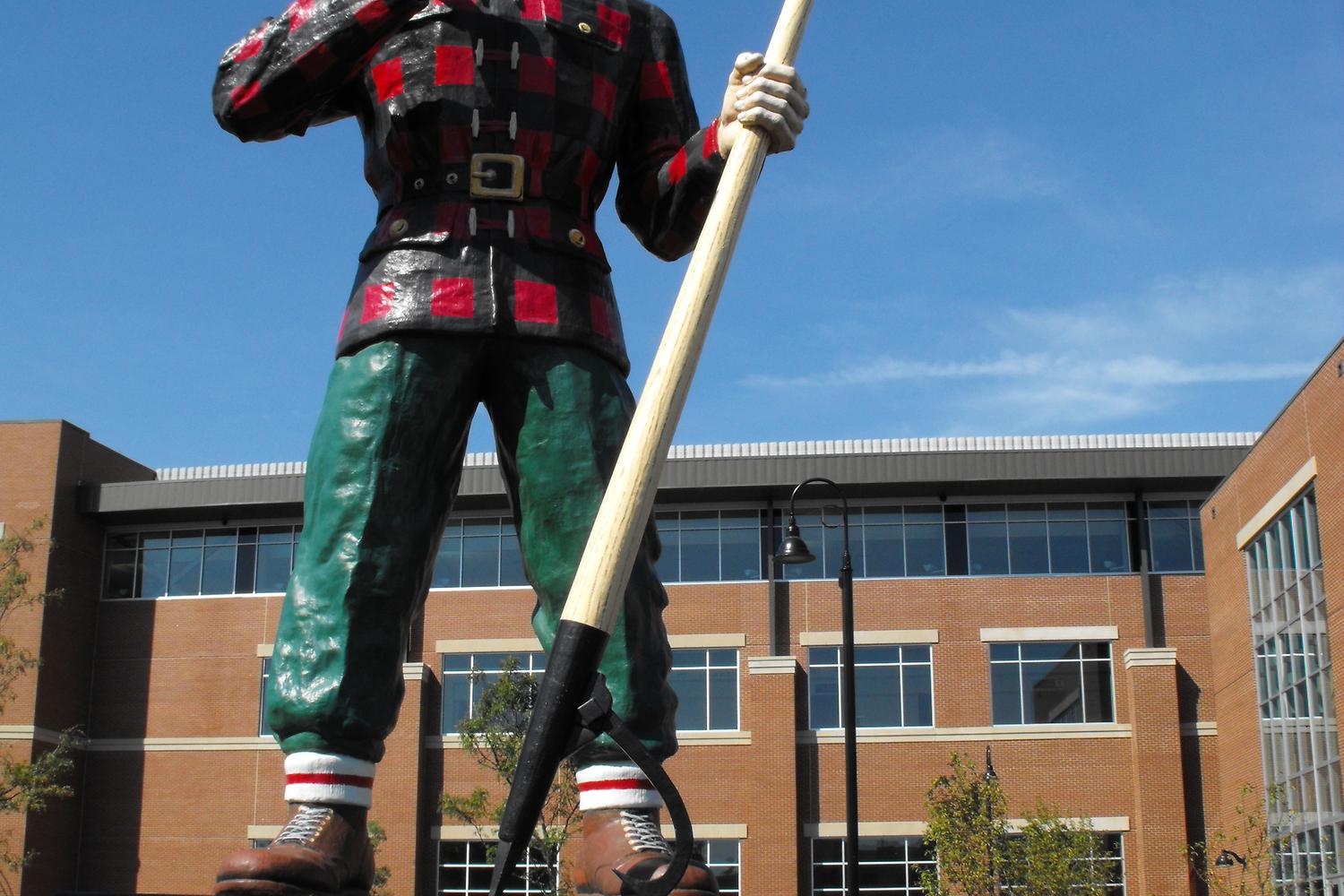 Paul Bunyan Statue 0