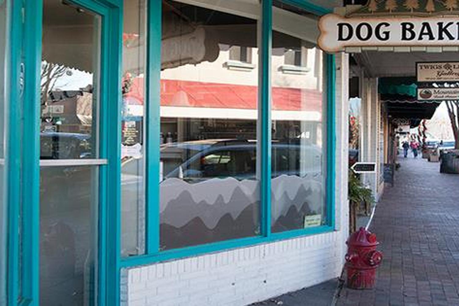 Smoky Mountain Dog Bakery 0