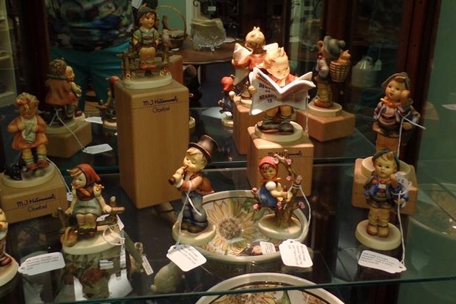 Biltmore Antiques District 0