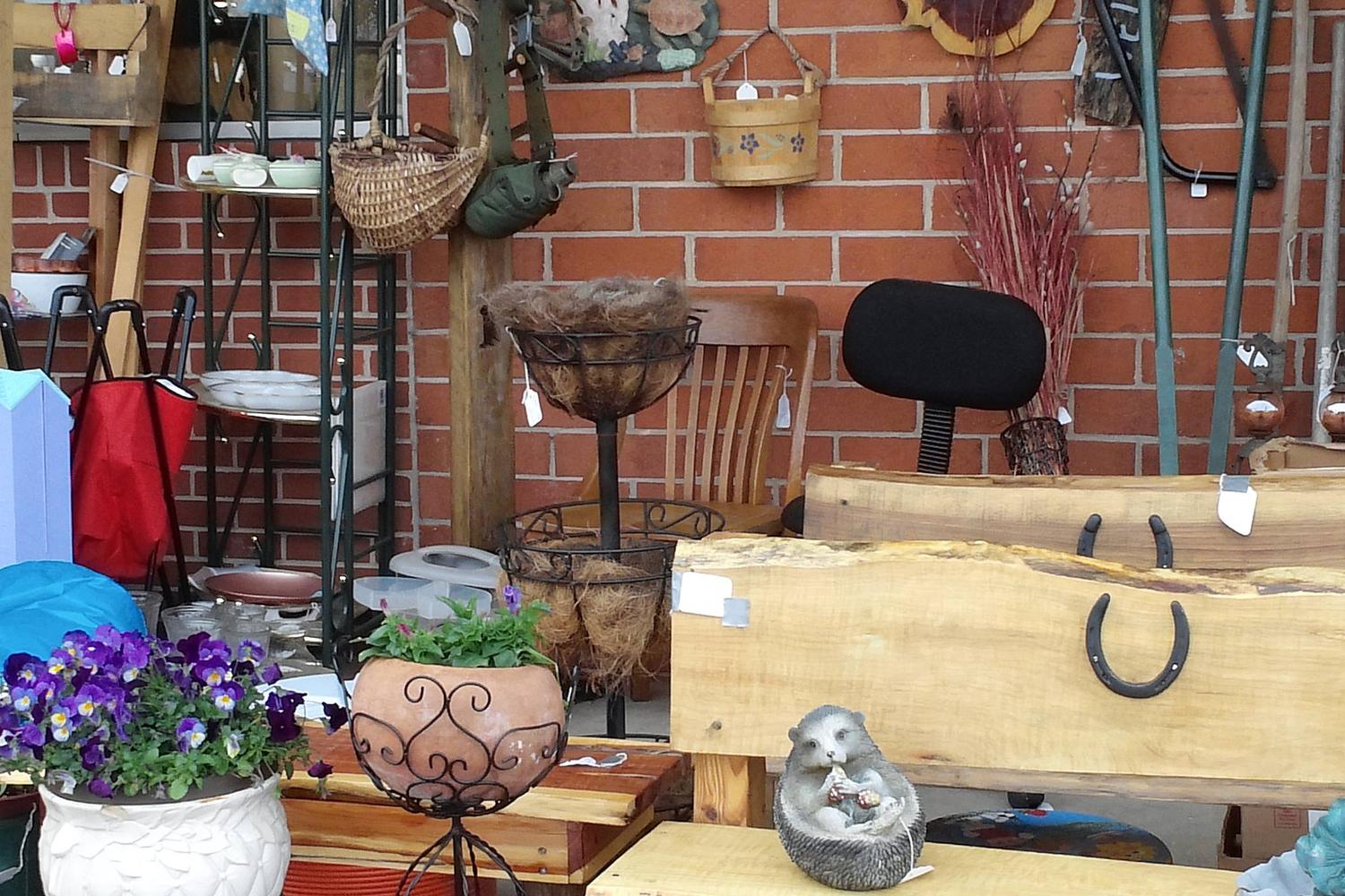 Savvy Scavengers Antique Mall and Marketplace 4