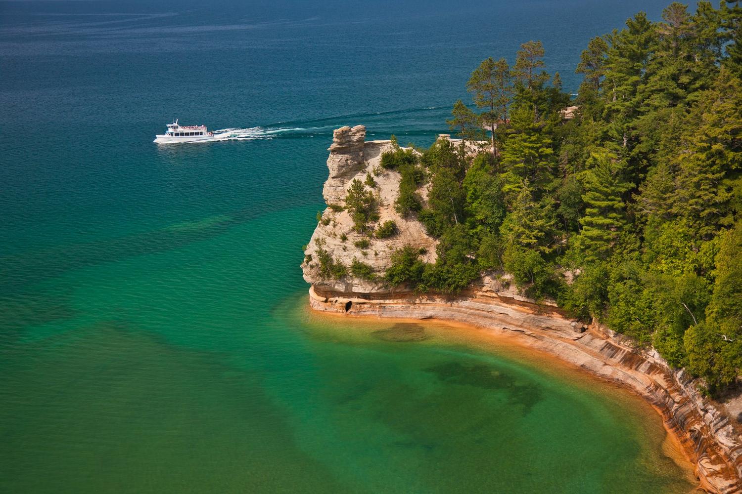 Pictured Rocks Boat Tour 1