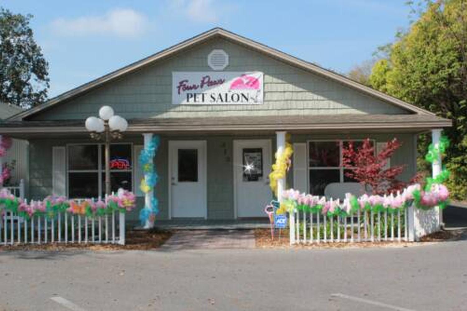 Four Paws Pet Salon 4