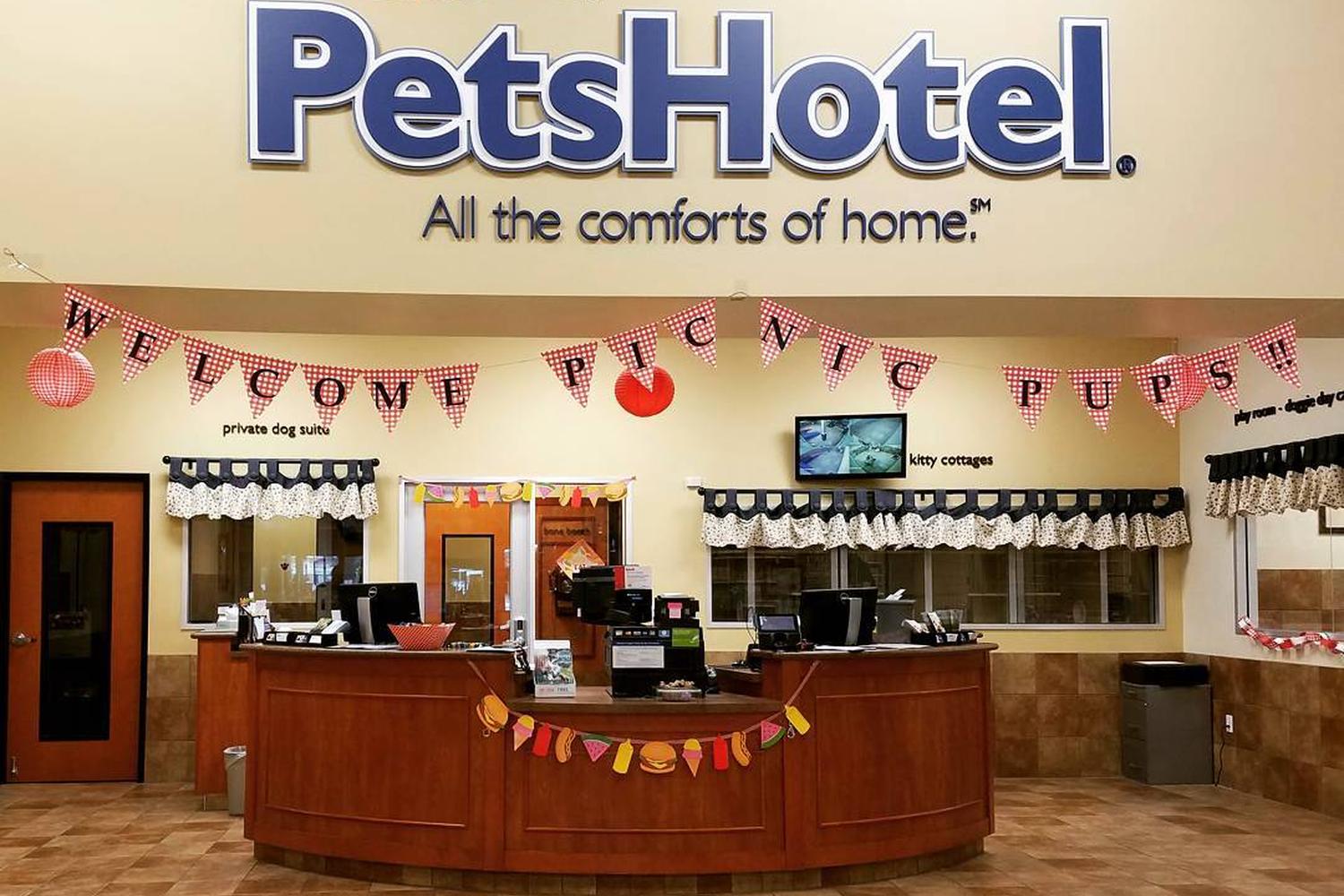 PetSmart Dog Boarding, Dog Hotel Locations - Tukwila, Washington