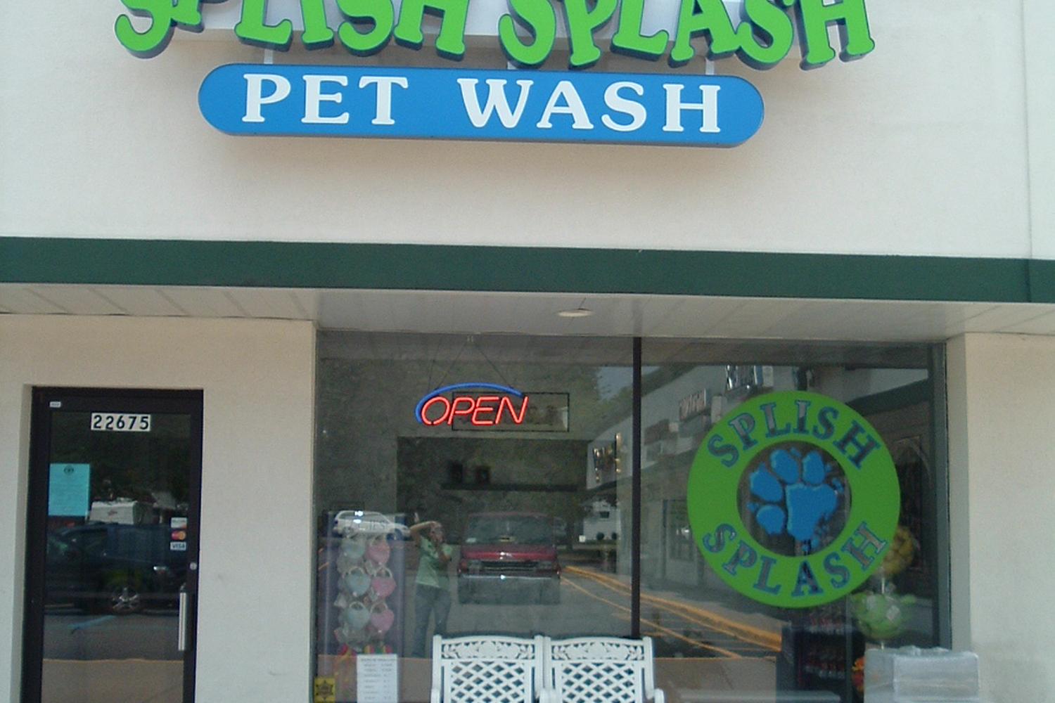 Splish Splash Pet Wash 0