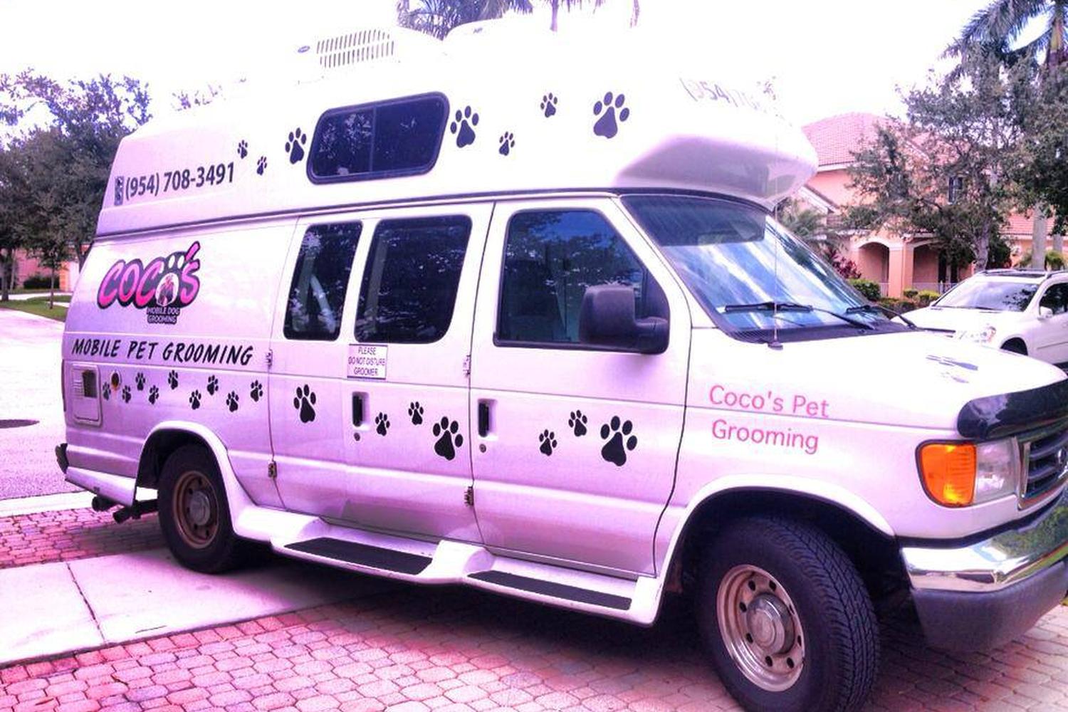 Coco's Mobile Grooming 0