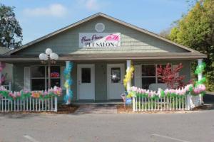 Four Paws Pet Salon