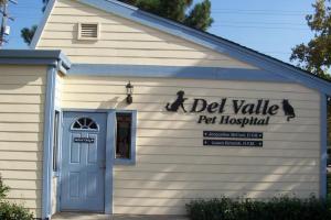 Del Valle Pet Hospital